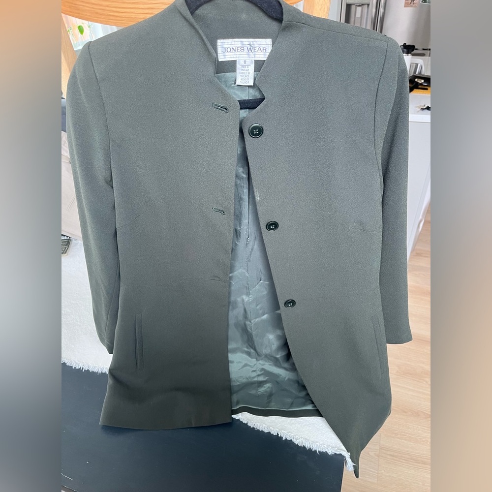 Collarless blazer